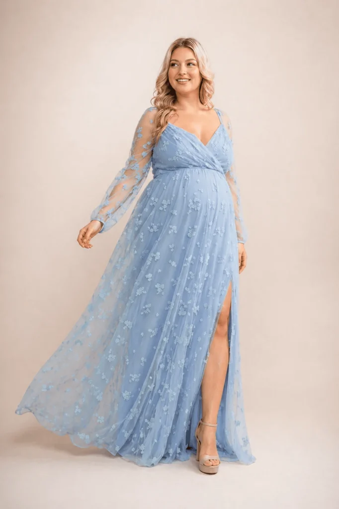Vestido tul bordado manga con transparencia celeste