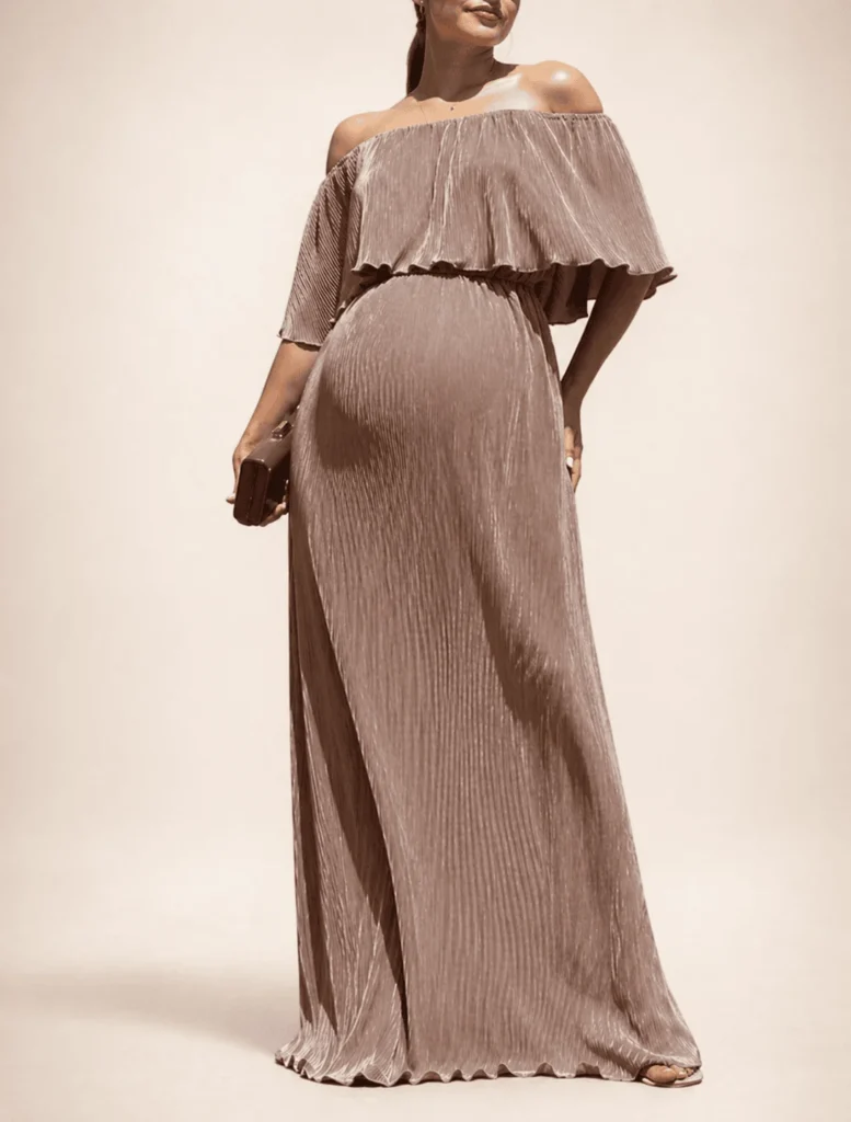 Vestido plisado off shoulders café